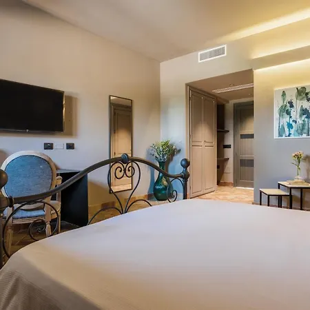 Hotel Masseria Del Carboj 4*